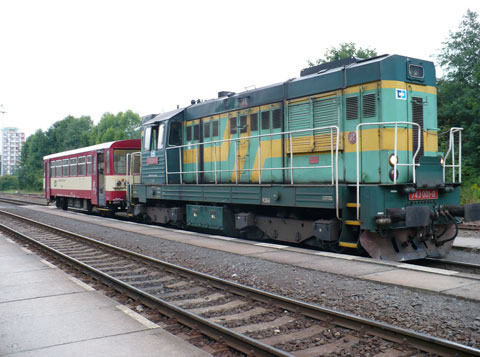 Lokomotiva 743 ČD Cargo + osobní vůz 010